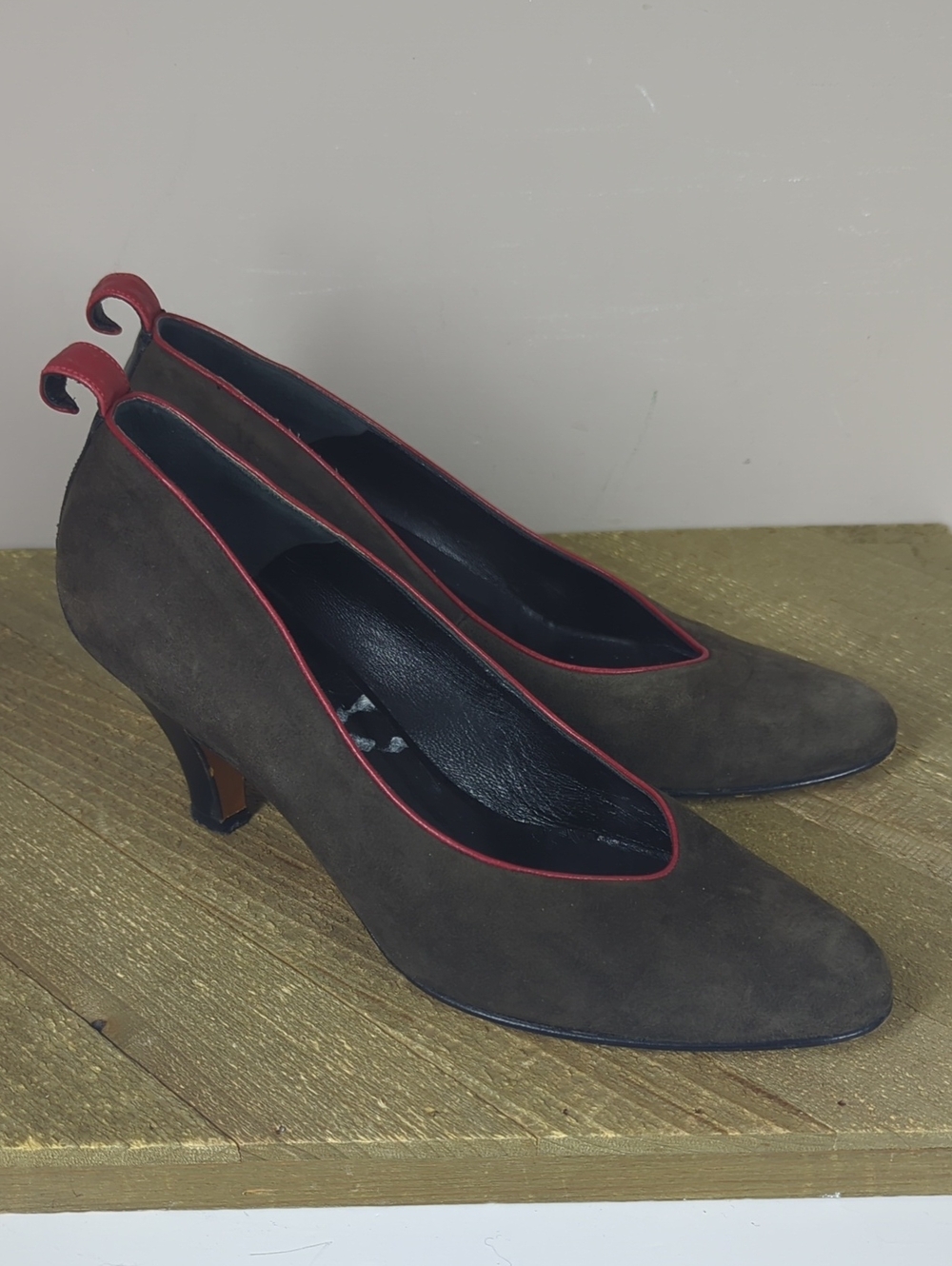 Vintage Women’s Leather Suede Floral Accent Heels Roses Brown Green 38 - Picture 2 of 8
